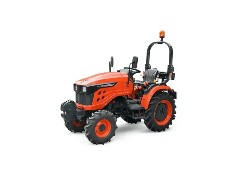 Malotraktor Avenger 26 v úzké konfiguraci se šípovými koly pro vinohrady a sady.